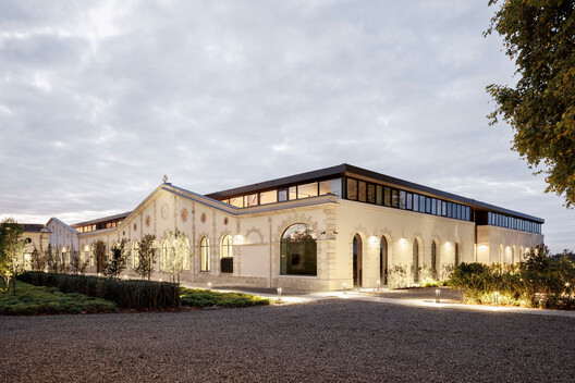 Chateau Cantemerle Winery / BPM Architectes Chateau Cantemerle Winery / BPM Architectes - Image 15 of 19