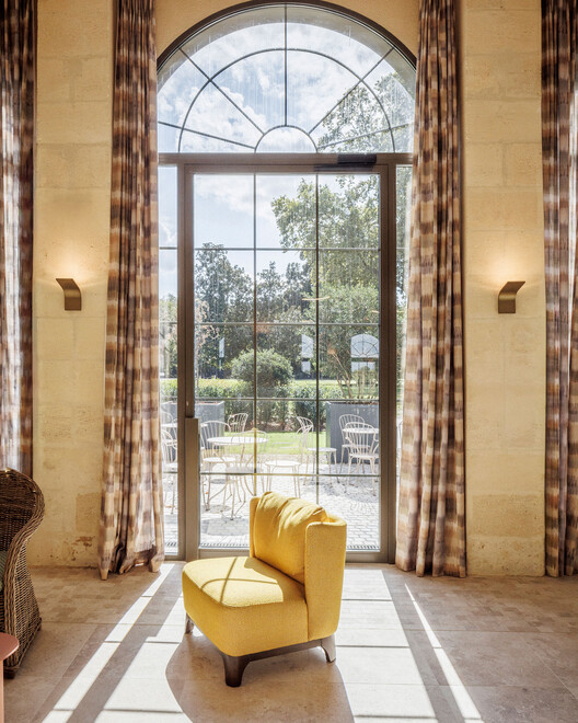 Chateau Cantemerle Winery / BPM Architectes Chateau Cantemerle Winery / BPM Architectes - Interior Photography, Wood, Lighting, Chair