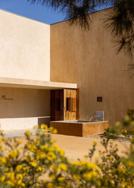 Playa Canal Resort en la naturaleza / Atelier Bugio - Imagen 8 de 23