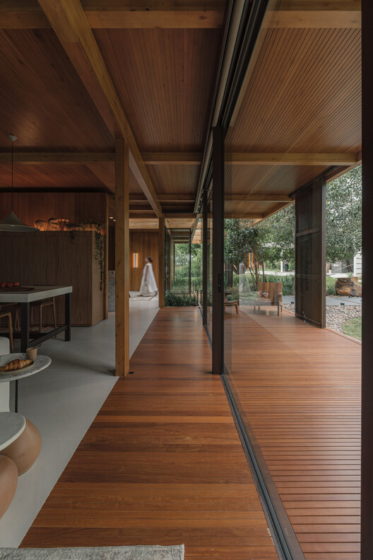 Casa Scheid 120 / NV Arquitetura - fotografía de interiores, comedor, madera, terraza