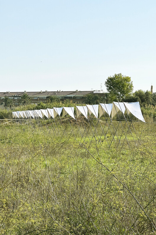 Sala de Exposiciones 100 metros lineales / Pablo Paradinas Sastre + Estudio Eletres - Foto 2 de 32