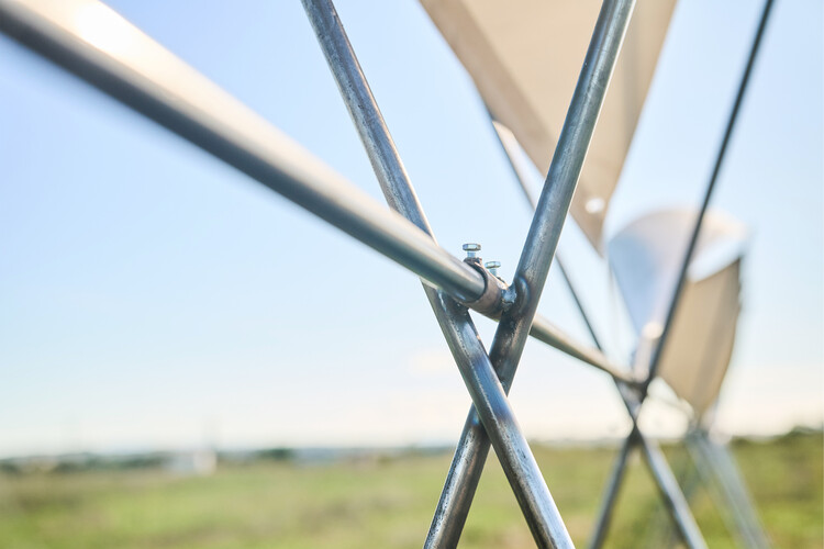 Pabellón 100 Metros Lineales / Pablo Paradinas Sastre + Estudio Eletres - Foto 16 de 32