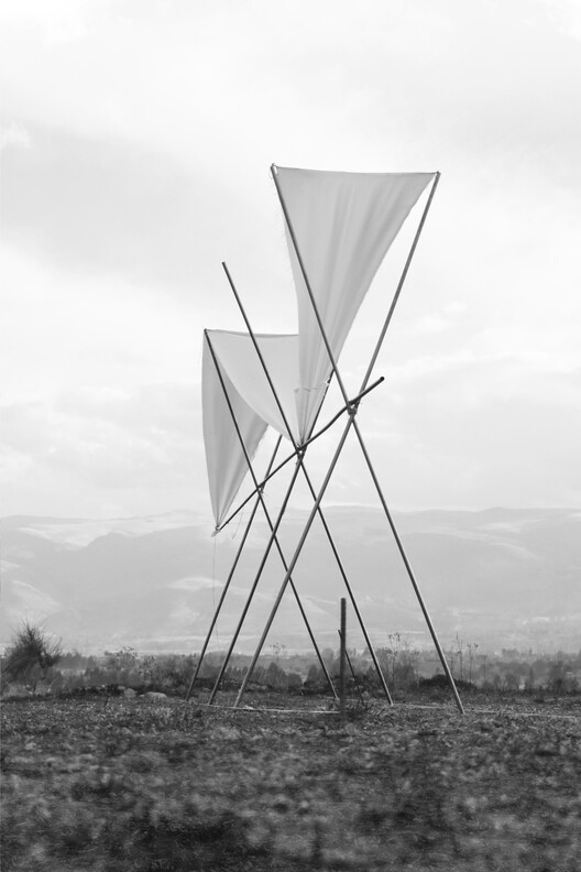 Pabellón 100 Metros Lineales / Pablo Paradinas Sastre + Eletres Studio - Imagen 18 de 32