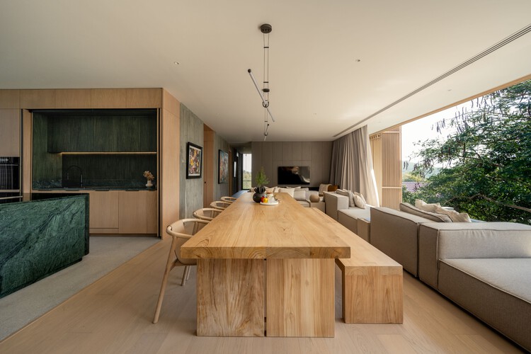 Casa W II / IDIN Arquitectos - fotografía de interiores, cocina, madera, sillones, mesas, sillas
