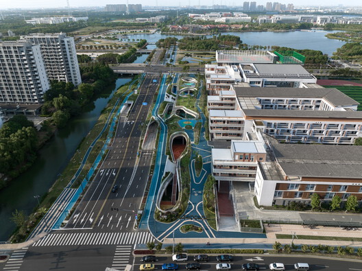 昆山实验小学改扩建及其西侧城市基础设施多系统复合项目 / 阿科米星建筑设计事务所 - 建筑图, 鸟瞰图, 城市