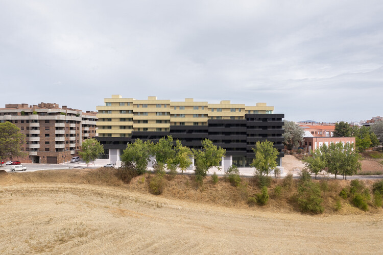 Vivienda Pública UNIT-E / GVG Estudio + MOEST - Fotografía de exteriores