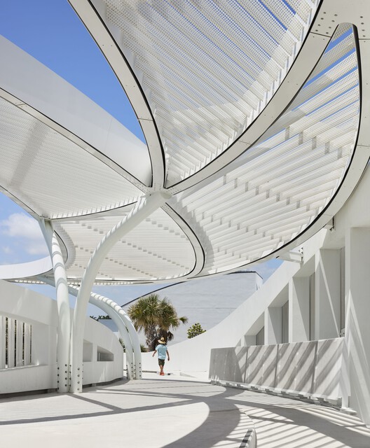 Parque DC Alexander/ Brooks + Scarpa Architects - Imagem 14 de 33