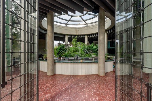 Varanda do K / Hiren Patel Architects + Design - Imagem 2 de 31