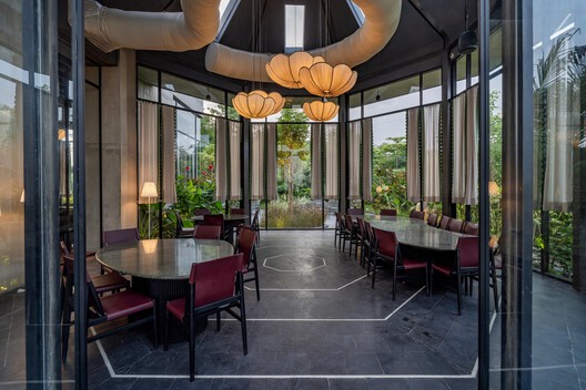 Varanda do K / Hiren Patel Architects + Design - Fotografia de Interiores, Sala de Jantar, Vidro, Cadeira