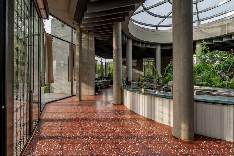 Varanda do K / Hiren Patel Architects + Design - Imagem 7 de 31