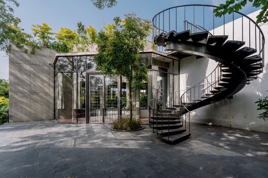 Varanda do K / Hiren Patel Architects + Design - Imagem 3 de 31