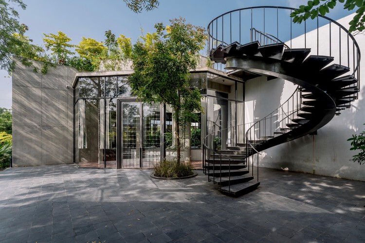 Varanda do K / Hiren Patel Architects + Design - Imagem 3 de 31