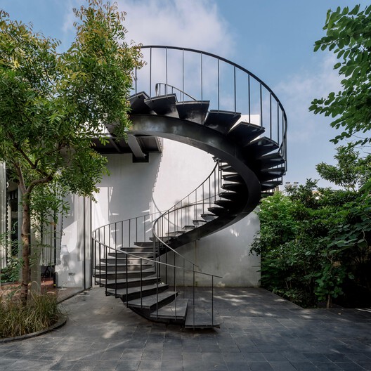 Varanda do K / Hiren Patel Architects + Design - Imagem 21 de 31