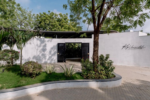 Varanda do K / Hiren Patel Architects + Design - Imagem 20 de 31