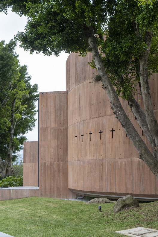 Iglesia de San Juan Pablo II/Grupo Arquitech - Imagen 5 de 19
