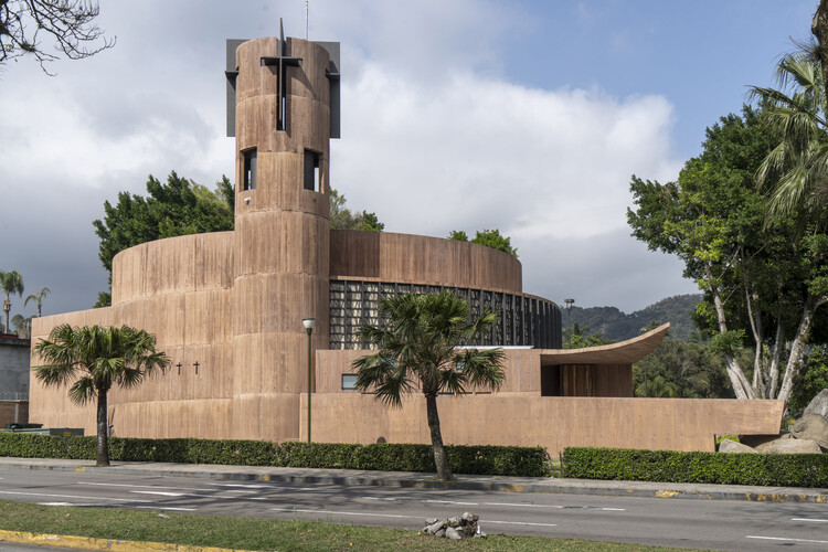 Iglesia de San Juan Pablo II/Grupo Arquitech - Imagen 8 de 19