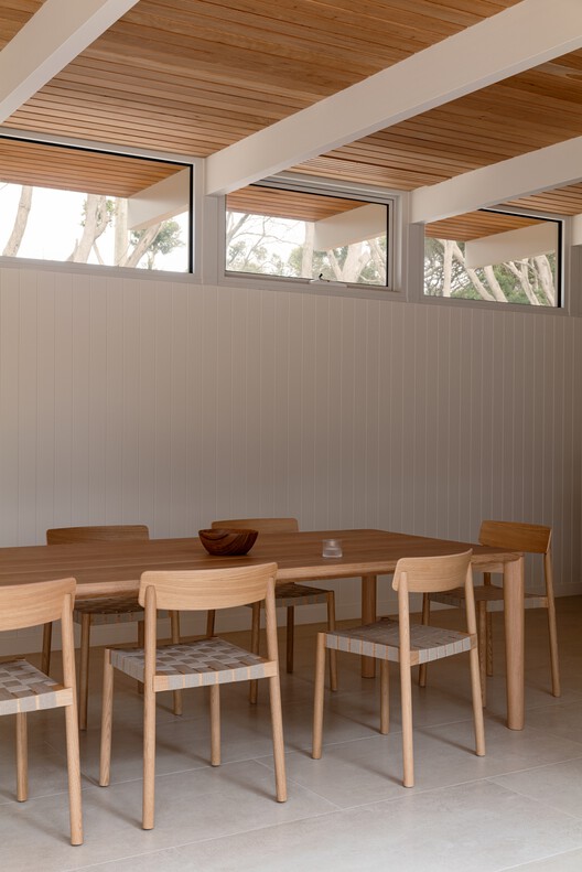Casa en Anglesea / MGAO - Fotografía interior, Comedor, Madera, Sillas