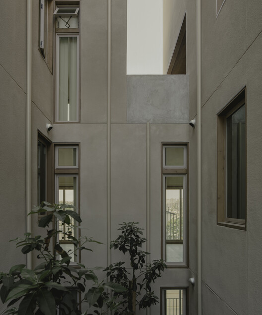 Edifício Residencial Fora / Jeff Svitak - Fotografia de Interiores, Concreto