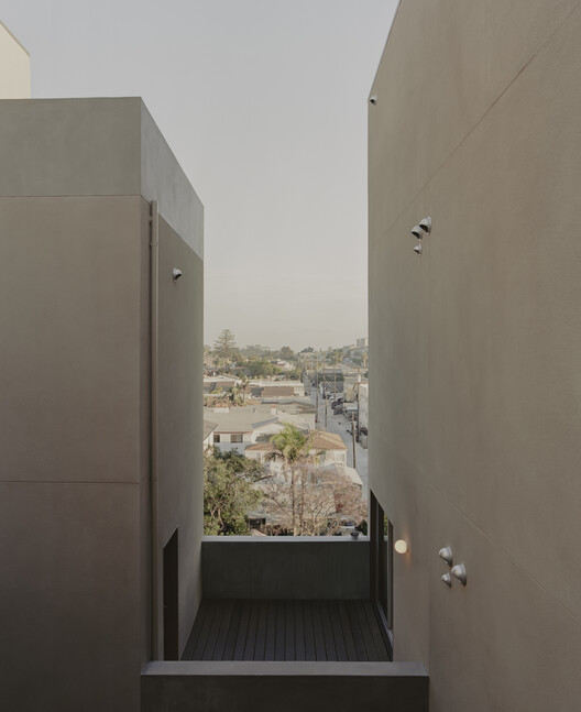 Edifício Residencial Fora / Jeff Svitak - Imagem 18 de 29