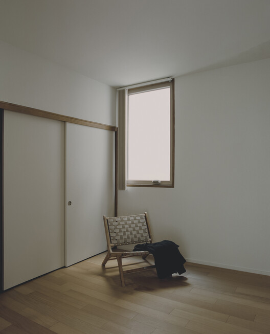 Edifício Residencial Fora / Jeff Svitak - Fotografia de Interiores, Madeira