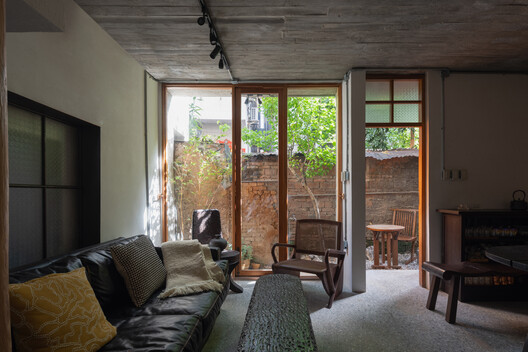 “学背之家”，城中村的故土原乡 / 仓北文旅 · 共和营造建筑工作室 - 室内图, 起居室, 木头, 椅子