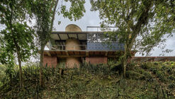 Pabellón de servicios Nola / Yemail Arquitectura 