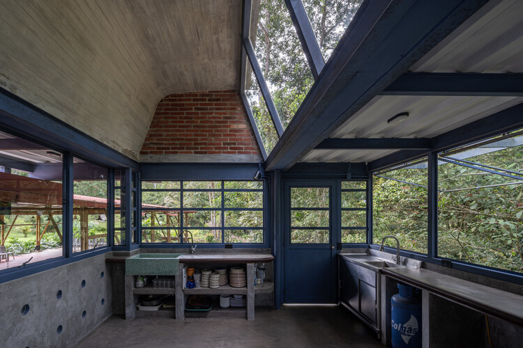 Sala de Servicios Nola / Yemail Arquitectura - Fotografía de interiores, cocina, madera, vidrio, fijación de vigas