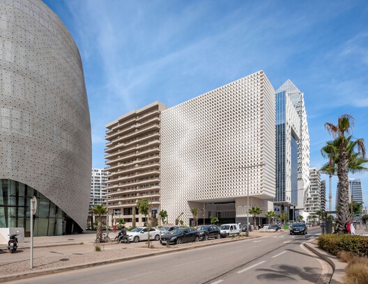Casablanca Finance City Cube Tower  / OUALALOU+CHOI - Exterior Photography