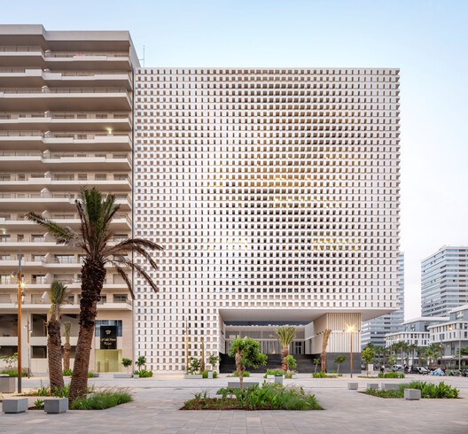 Casablanca Finance City Cube Tower  / OUALALOU+CHOI - Exterior Photography, Balcony