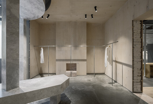 Design Ethos of Subtraction and Addition: 10 Adaptive Reuse Projects for Commercial and Social Spaces in Asia - Image 18 of 34