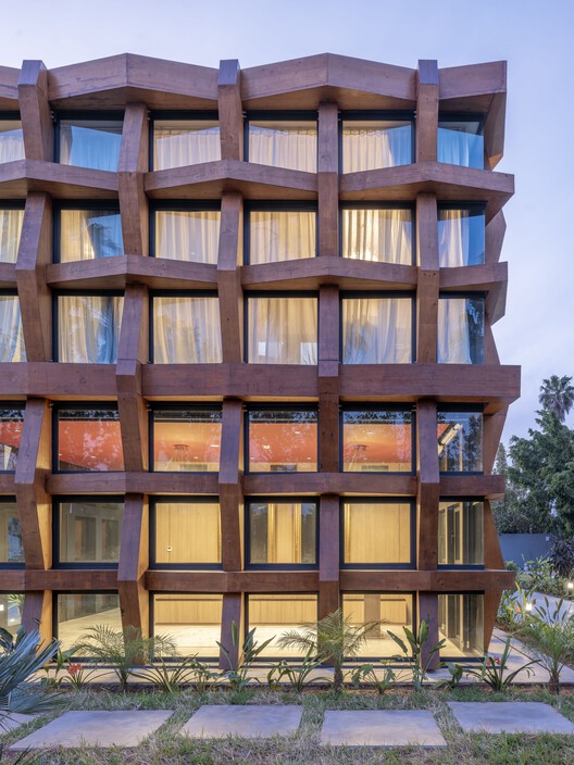 Royal Thai Embassy / OUALALOU+CHOI  - Exterior Photography