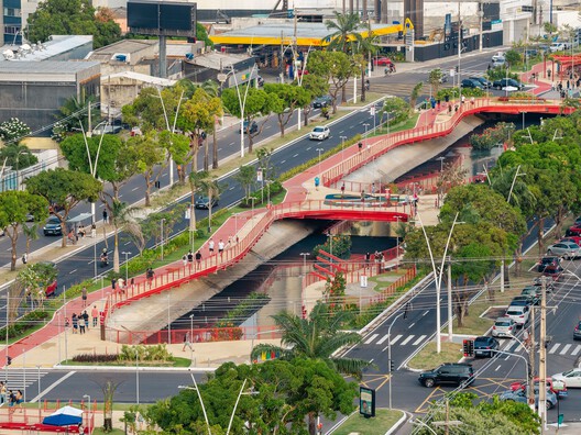 Parque Linear de Doca / Natureza Urbana - Imagen 2 de 27