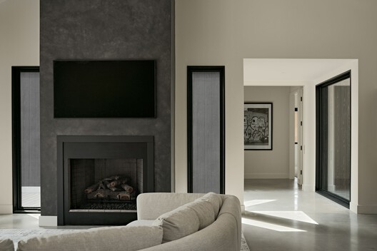 Baw Beese House / Disbrow Iannuzzi Baw Beese House / Disbrow Iannuzzi - Interior Photography, Living Room, Concrete