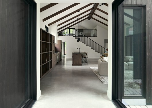 Baw Beese House / Disbrow Iannuzzi Baw Beese House / Disbrow Iannuzzi - Interior Photography, Wood, Door, Glass, Beam