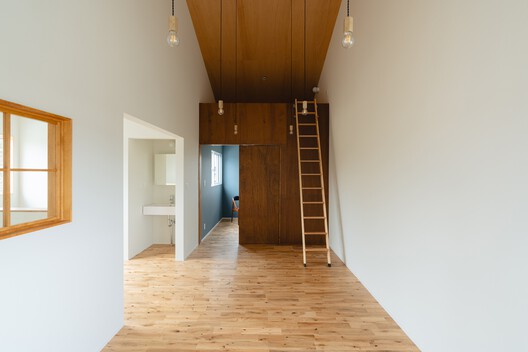 A Life Where Spaces Connect / Architrip Inc. A Life Where Spaces Connect / Architrip Inc. - Interior Photography, Wood