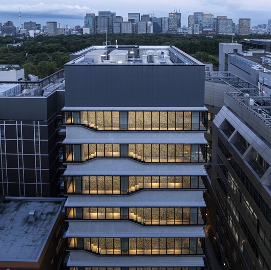 Front Place Chiyoda Ichibancho / Mitsubishi Jisho Design Inc. - Exterior Photography, Glass