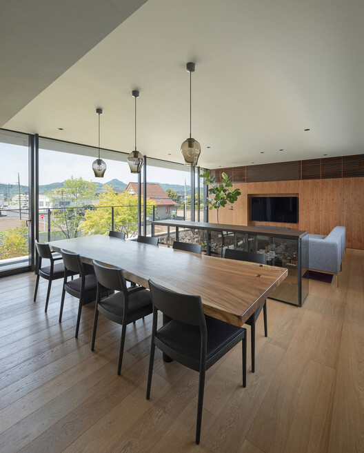House in Tochigi / Tsuyoshi Oshiyama Architects - Interior Photography, Table, Wood, Chair, Lighting, Glass