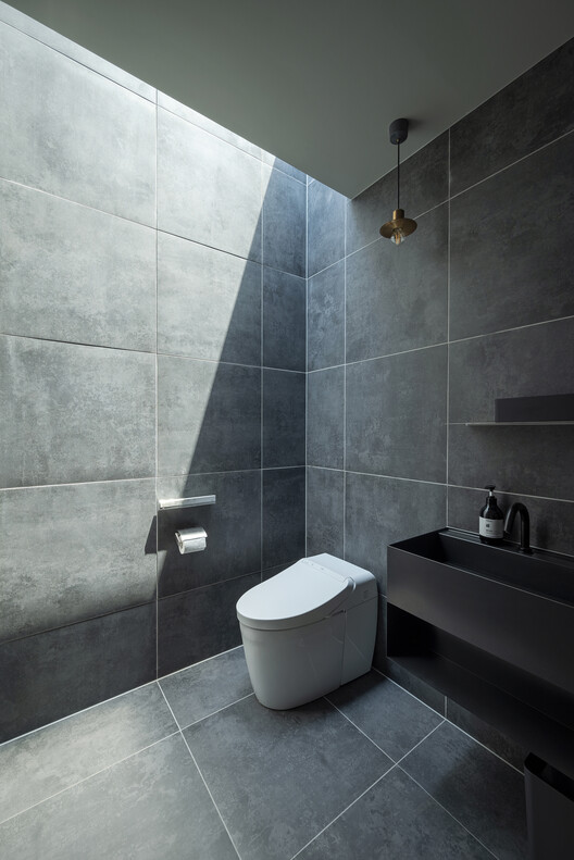 House in Tochigi / Tsuyoshi Oshiyama Architects - Interior Photography, Bathroom, Toilet, Sink