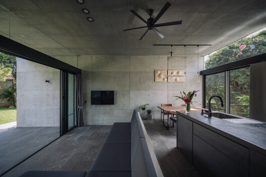 INHERIT - House that Carries Forward Memory / CLAIR archi lab Co., Ltd. - Interior Photography, Kitchen, Concrete