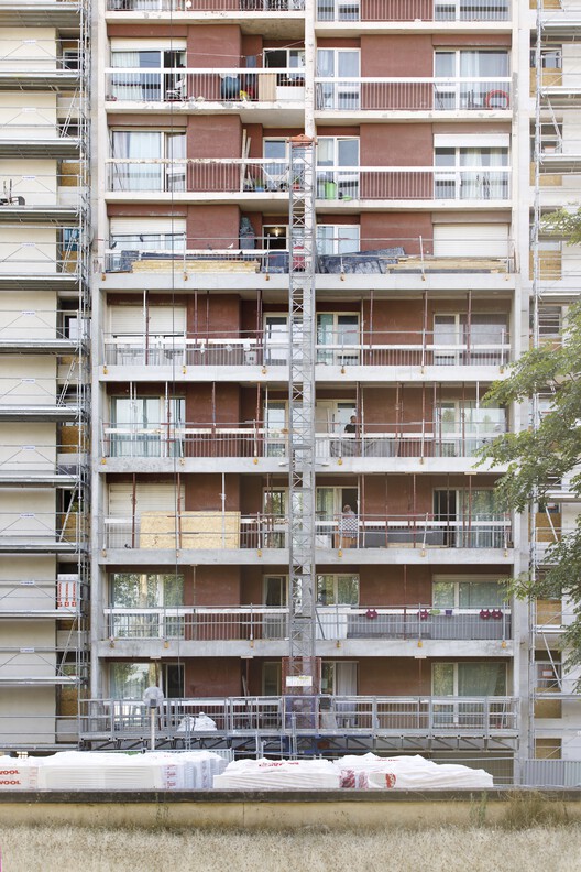 Pré de l’Enclos 2 Housing Rehabilitation / SOL Architecture & Urbanisme Pré de l’Enclos 2 Housing Rehabilitation / SOL Architecture & Urbanisme - Exterior Photography, Facade, Balcony, Glass, Concrete