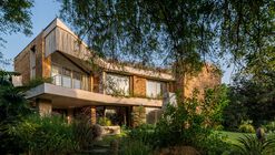 Shilamay House / SferaBlu Architects + Naman Shah Architects