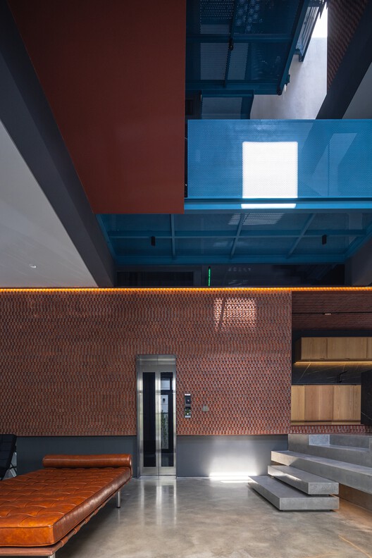  B.RED House / TOOB STUDIO - Image 4 of 38