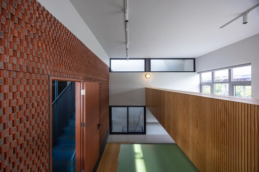  B.RED House / TOOB STUDIO - Interior Photography, Wood, Glass