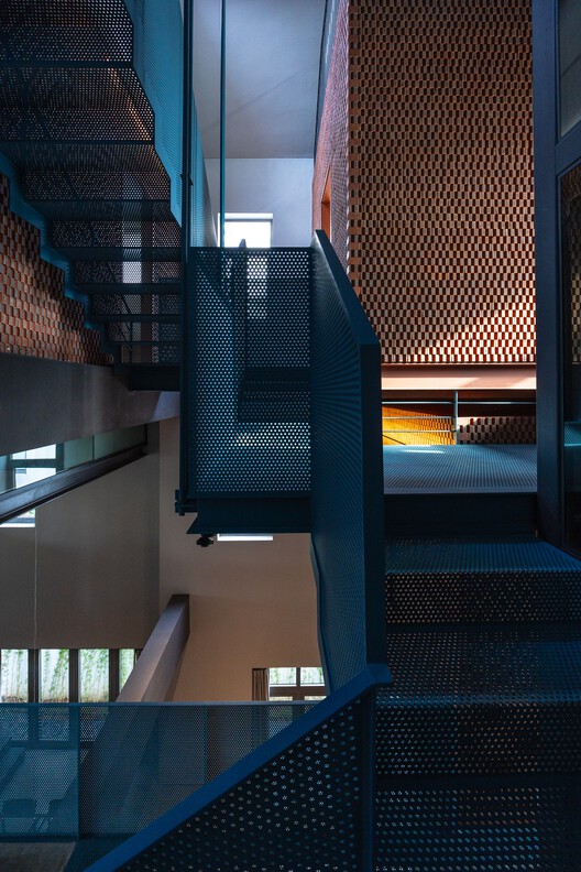  B.RED House / TOOB STUDIO - Image 16 of 38