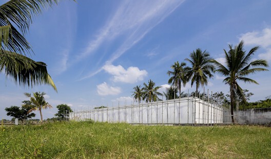 What Fits in the Void? Terrain Vague and Cities That Resist Planning - Image 7 of 13