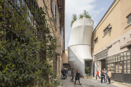 What Fits in the Void? Terrain Vague and Cities That Resist Planning - Image 6 of 13