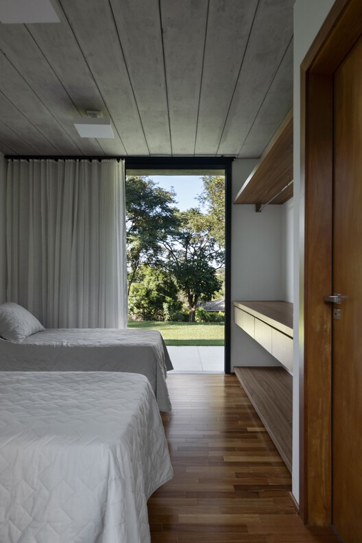 Casa Duas Marias I / Canoa Arquitetura - Fotografía interior, Dormitorio, Madera, Camas