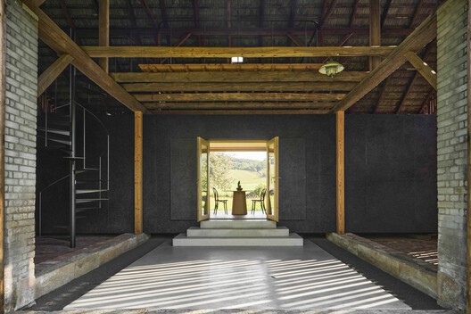 The Box in the Barn / Facha architekti - Image 4 of 14