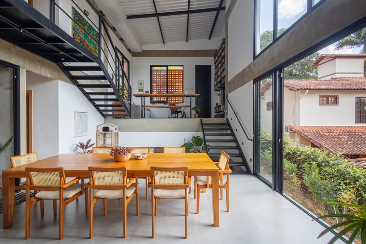 Casa Oro Viejo / Mutabile Arquitetura - Fotografía de interiores, comedor, madera, sillas, fijación de vigas