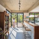 Casa Oro Viejo / Mutabile Arquitetura - fotografía de interiores, cocina, madera, mesas, encimeras, sillas
